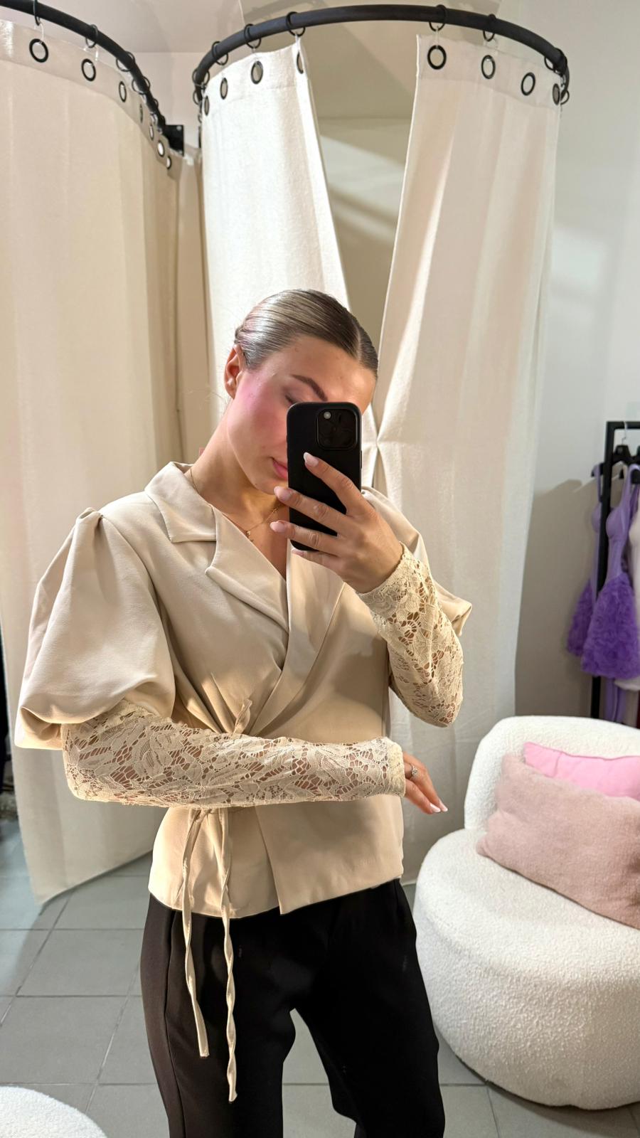 Blazer cu Mâneci din Dantelă