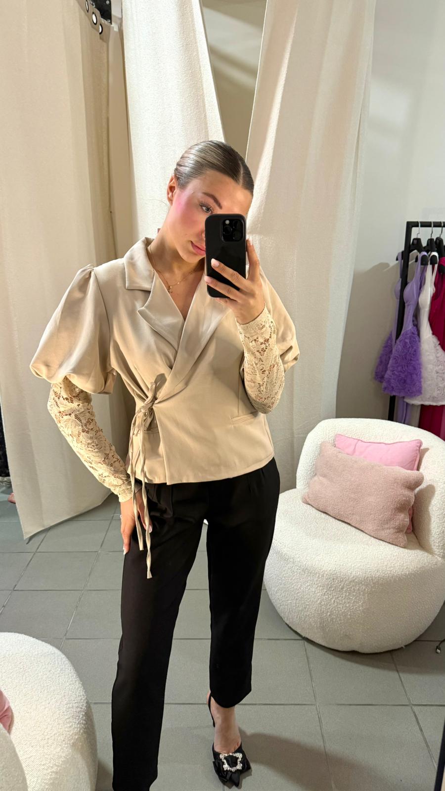 Blazer cu Mâneci din Dantelă