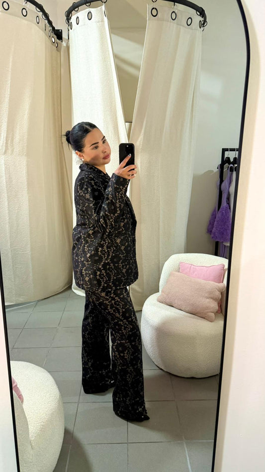 Costume din Dantelă Neagră