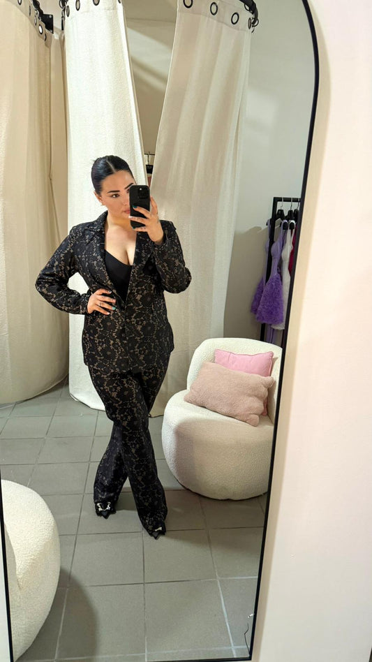 Costume din Dantelă Neagră